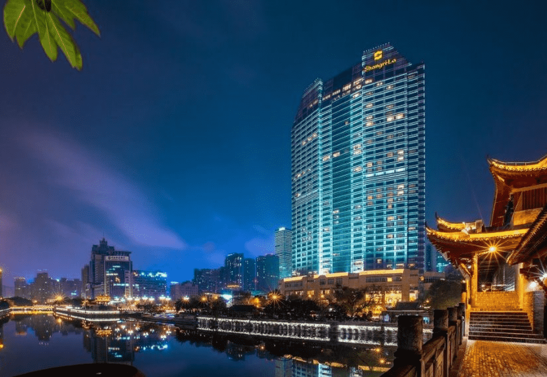 美團(tuán)智能無(wú)人外賣(mài)柜合作案例-香格里拉酒店